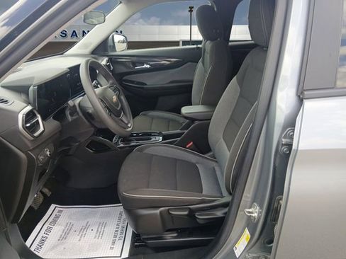 Used 2024 Chevrolet TrailBlazer LT FWD image 9