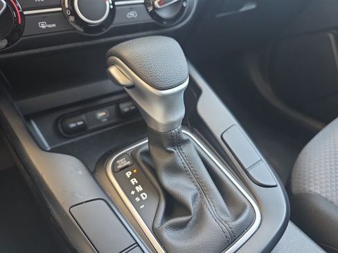 Certified 2025 Kia Soul LX w/ LX Technology Package FWD image 20