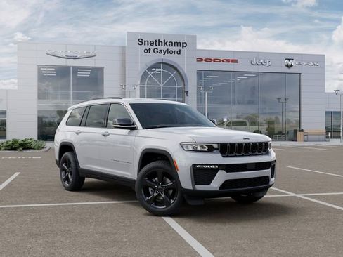 New 2026 Jeep Grand Cherokee L Limited w/ Limited Altitude Package image 5