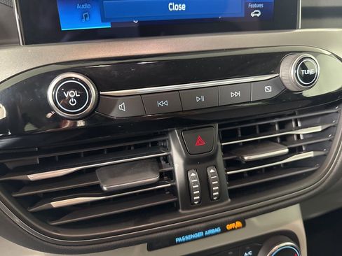 Used 2025 Ford Escape Active w/ Cold Weather Package image 15