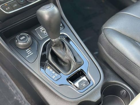 Used 2021 Jeep Cherokee Limited w/ Elite Package image 20