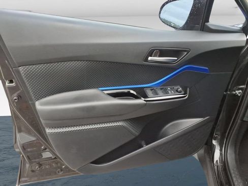Used 2021 Toyota C-HR XLE FWD image 19