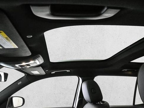 New 2026 Mercedes-Benz GLB 250 4MATIC image 17