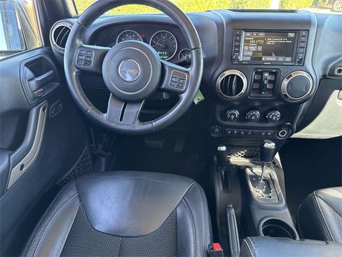 Used 2016 Jeep Wrangler Unlimited Sahara image 10