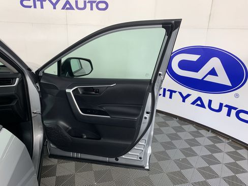 Used 2024 Toyota RAV4 LE AWD/4WD image 38