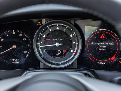 Used 2024 Porsche 911 Carrera GTS image 17