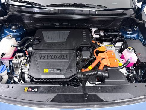 Certified 2025 Kia Niro EX Touring FWD image 9
