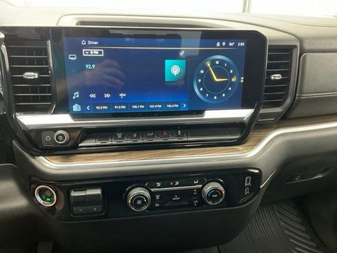 Used 2024 Chevrolet Silverado 2500 LT AWD/4WD image 9