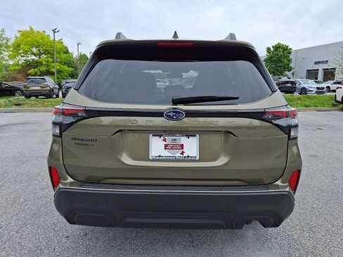 Certified 2025 Subaru Forester Premium AWD/4WD image 5