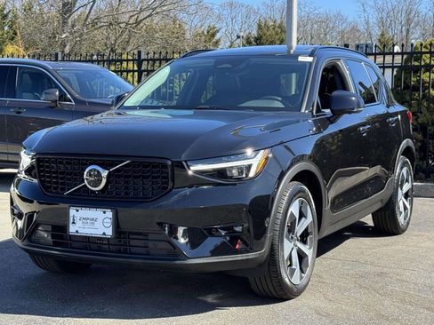 Certified 2026 Volvo XC40 B5 Plus w/ Protection Package Premier AWD/4WD image 2