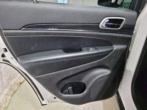 Used 2019 Jeep Grand Cherokee Limited image 44