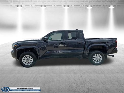 Used 2024 Toyota Tacoma SR RWD image 5