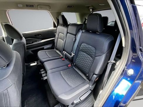 Certified 2024 Nissan Pathfinder SV FWD image 22
