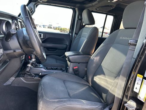 Used 2018 Jeep Wrangler Unlimited Sahara w/ Cold Weather Group image 20