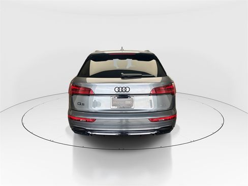 Certified 2024 Audi Q5 e Premium Plus image 7