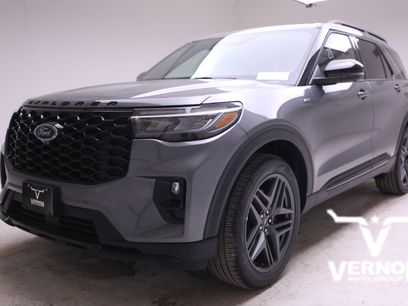 New 2025 Ford Explorer ST-Line w/ Premium Package