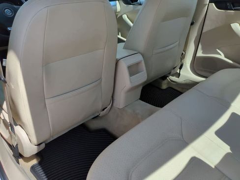 Used 2012 Volkswagen Passat 2.5 SE FWD image 17