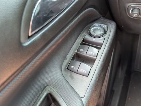 Used 2024 Chevrolet Equinox RS image 38