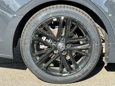 Used 2025 Toyota Camry SE w/ Multimedia Upgrade Package FWD image 5