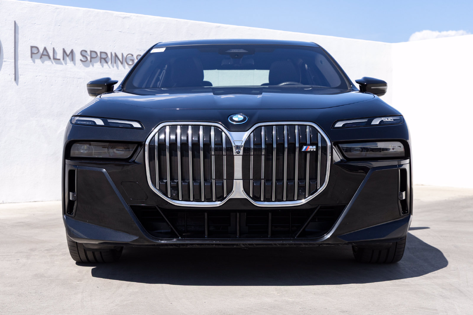 Used 2024 BMW i7 M70 w/ Premium Package AWD/4WD image 4