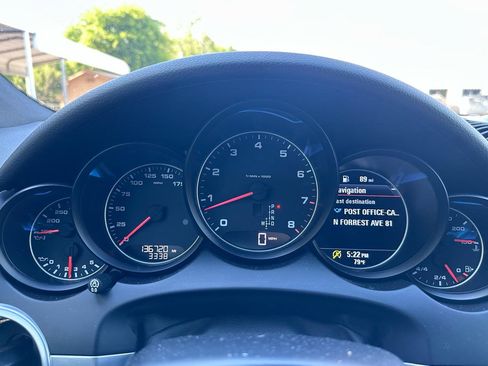 Used 2016 Porsche Cayenne AWD/4WD image 25