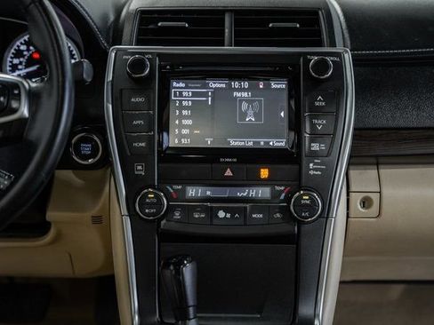 Used 2016 Toyota Camry XLE image 16