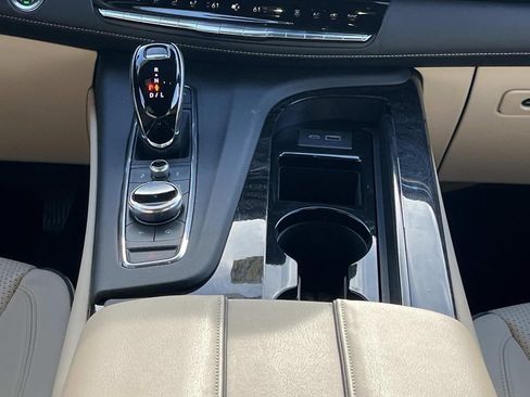 Used 2023 Cadillac Escalade Premium Luxury w/ LPO, Radiant Package AWD/4WD image 17