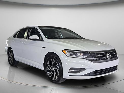 Used 2020 Volkswagen Jetta SEL Premium FWD image 9