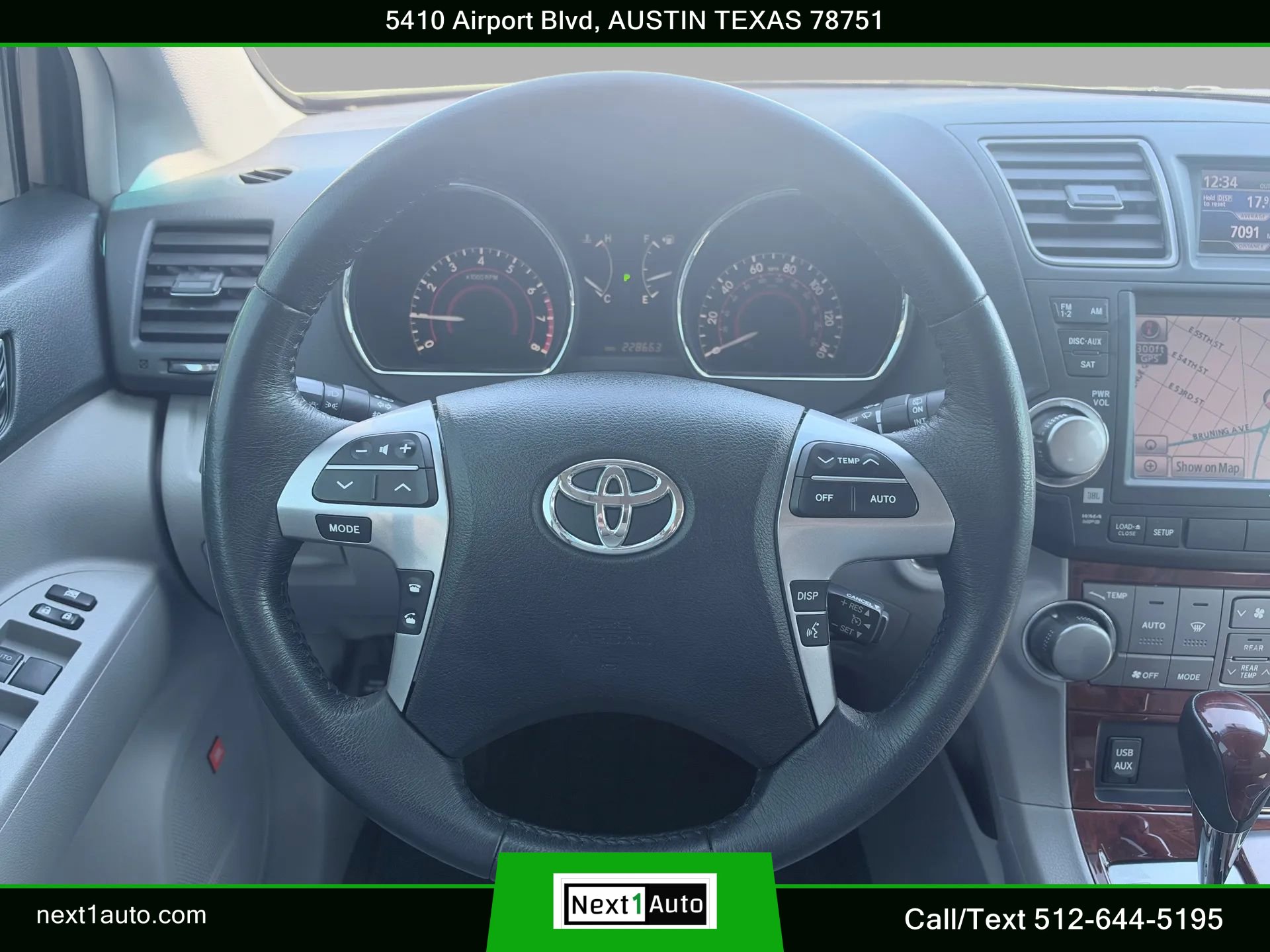 Used 2012 Toyota Highlander Limited w/ Tow Pkg AWD/4WD image 22