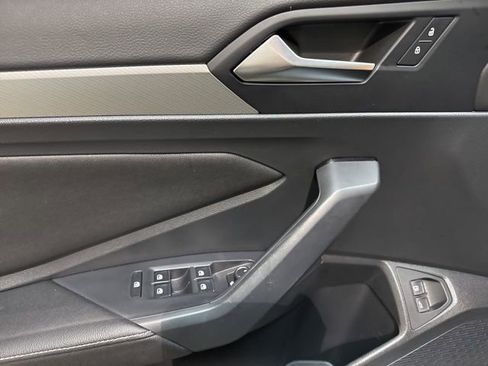 Certified 2023 Volkswagen Jetta Sport image 12