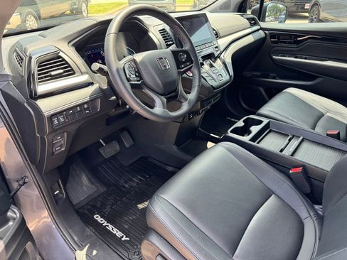 Used 2023 Honda Odyssey Touring image 11