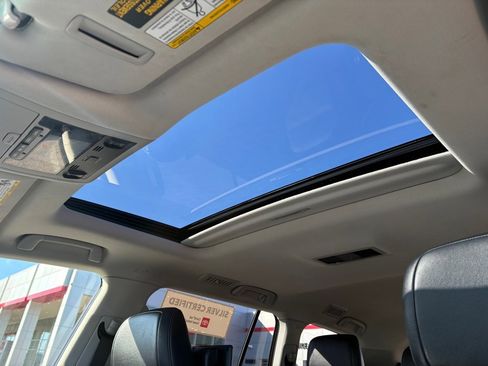 Certified 2016 Toyota Land Cruiser image 20