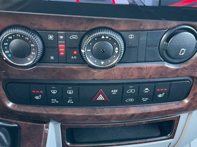 Used 2015 Mercedes-Benz Sprinter 3500 image 28