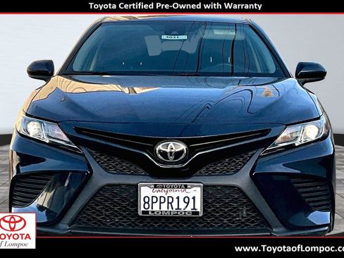 Used 2020 Toyota Camry SE image 2