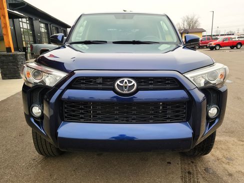 Used 2018 Toyota 4Runner SR5 image 2