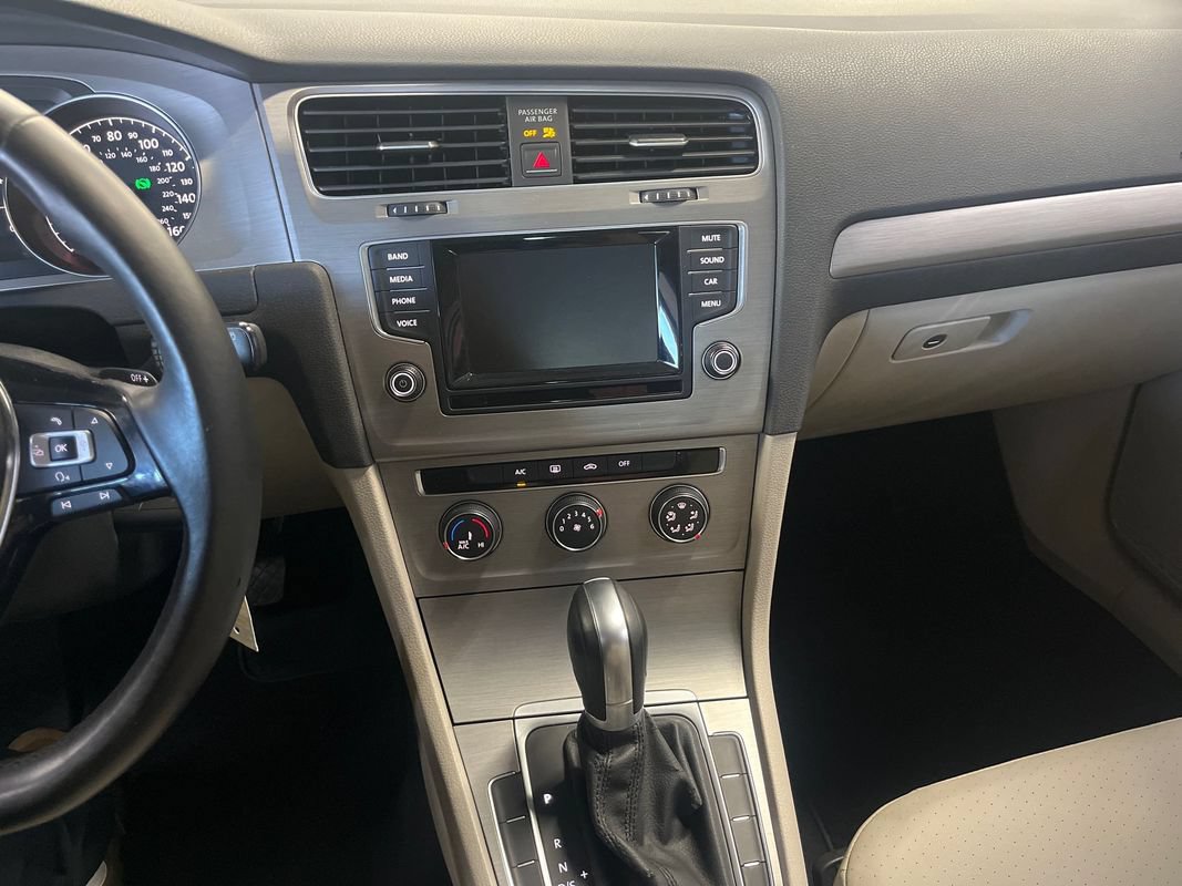 Used 2015 Volkswagen Golf S FWD image 41