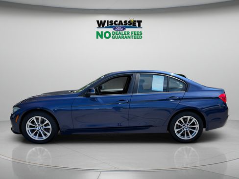 Used 2017 BMW 320i xDrive Sedan AWD/4WD image 2