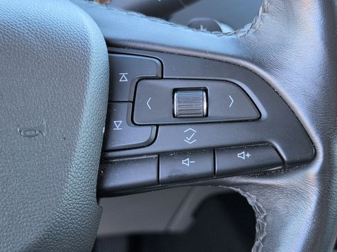 Used 2019 Cadillac XT4 Luxury w/ Cold Weather Package image 21