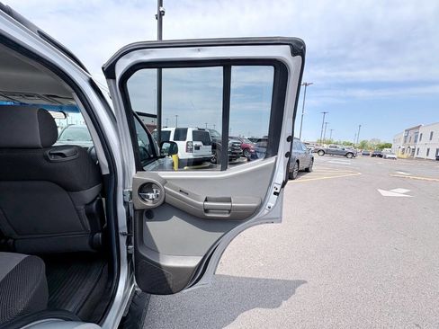 Used 2005 Nissan Xterra SE AWD/4WD image 31