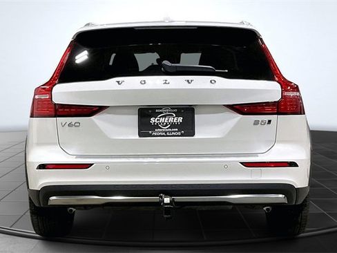 Certified 2024 Volvo V60 B5 Cross Country Ultimate w/ Protection Package Premier image 5