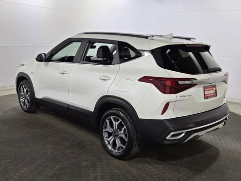 Used 2022 Kia Seltos EX image 5