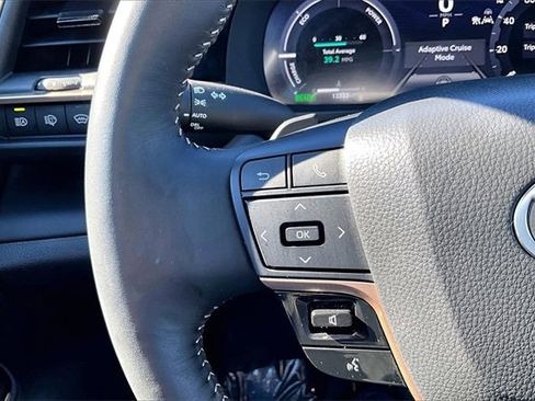 Used 2025 Toyota Crown Signia image 11