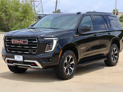 Used 2025 GMC Yukon AT4 AWD/4WD image 3
