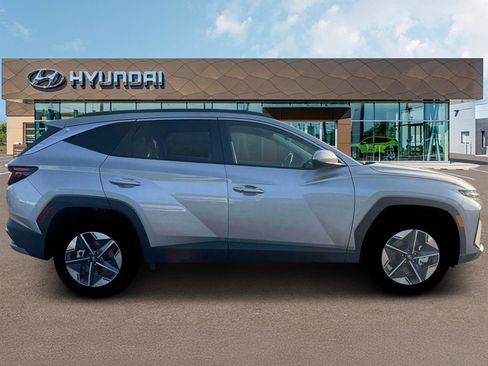 New 2026 Hyundai Tucson SEL w/ Tow & Go Package AWD/4WD image 9