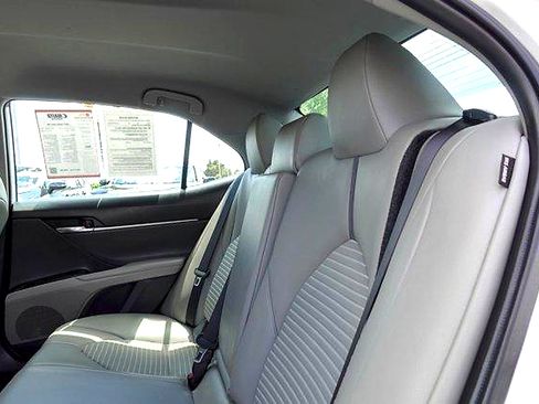 Used 2022 Toyota Camry SE FWD image 22