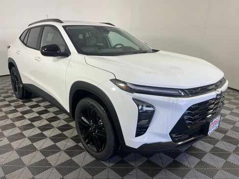 New 2026 Chevrolet Trax ACTIV w/ Sunroof Package image 1