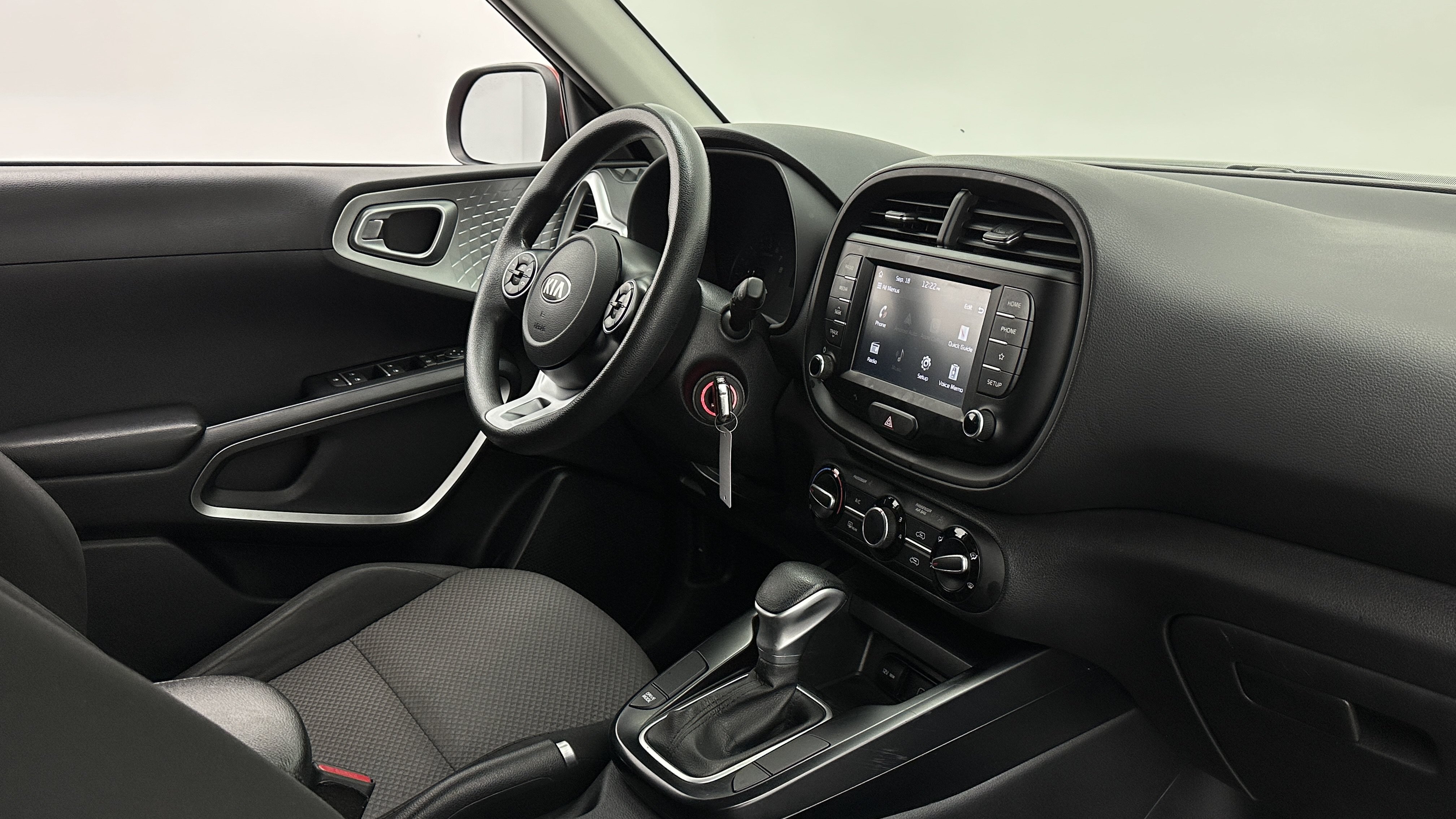 Used 2020 Kia Soul LX FWD image 33