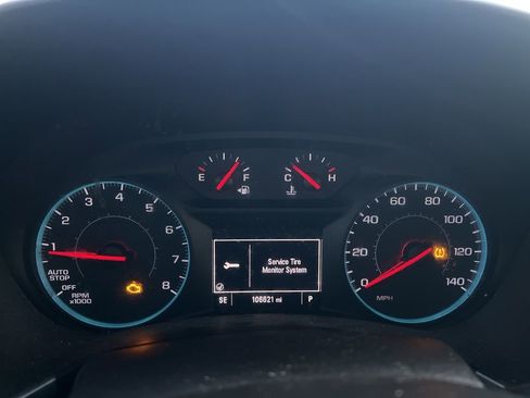 Used 2018 Chevrolet Equinox LT image 12