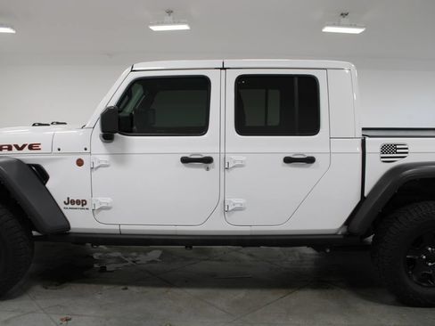 Used 2023 Jeep Gladiator Mojave AWD/4WD image 6