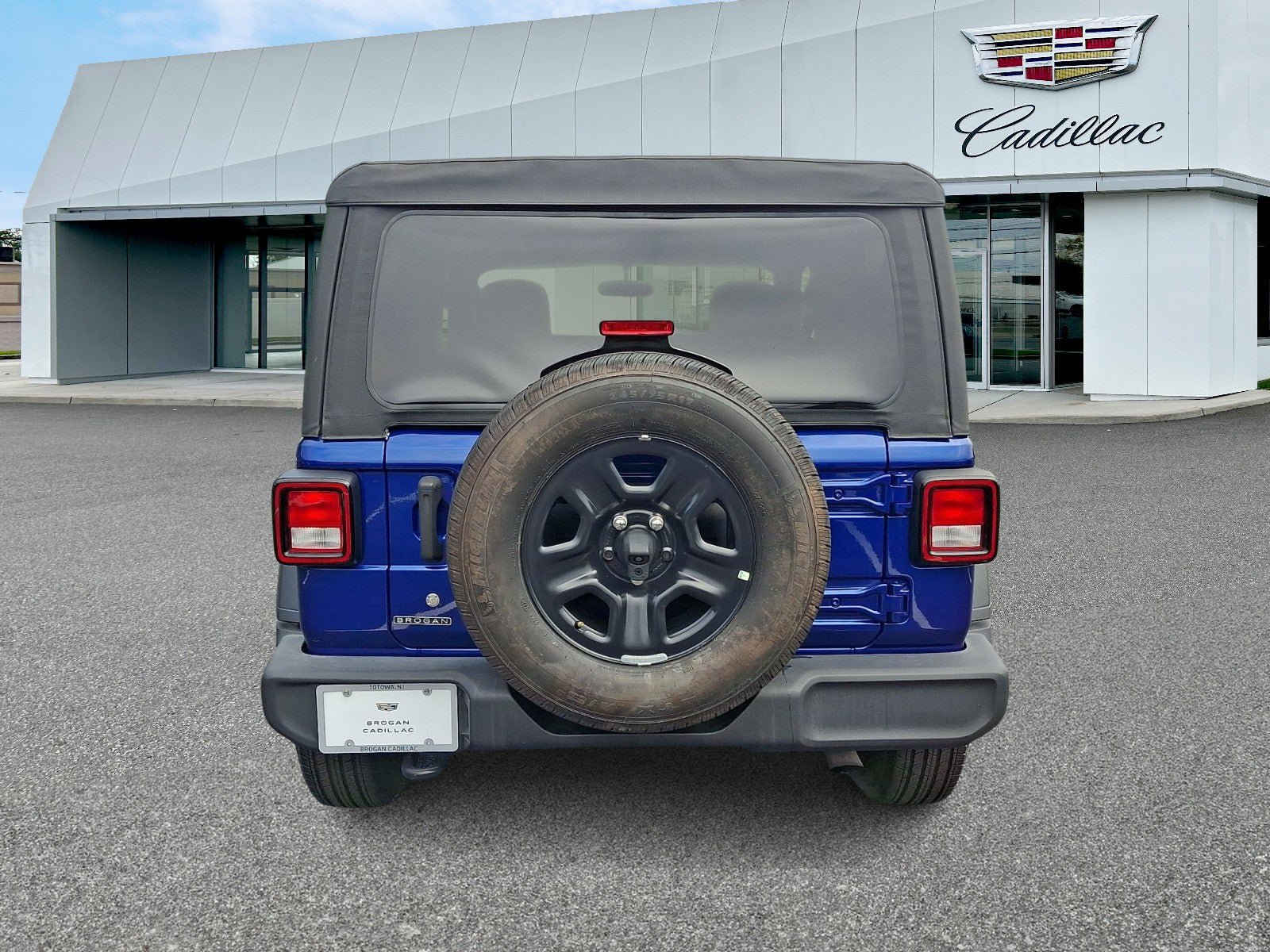 Used 2018 Jeep Wrangler Sport AWD/4WD image 5